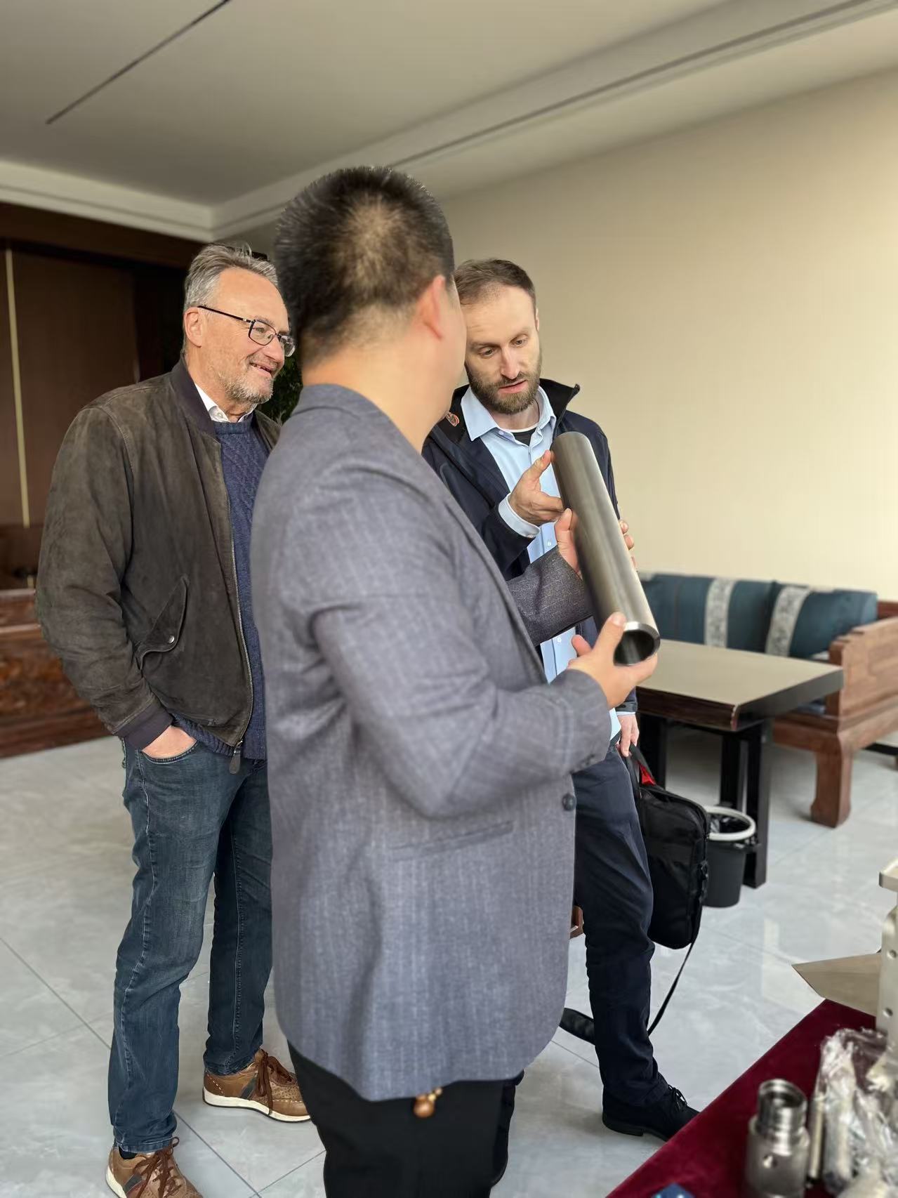 बहुत खूब! जर्मन ग्राहक हमारी कंपनी में 