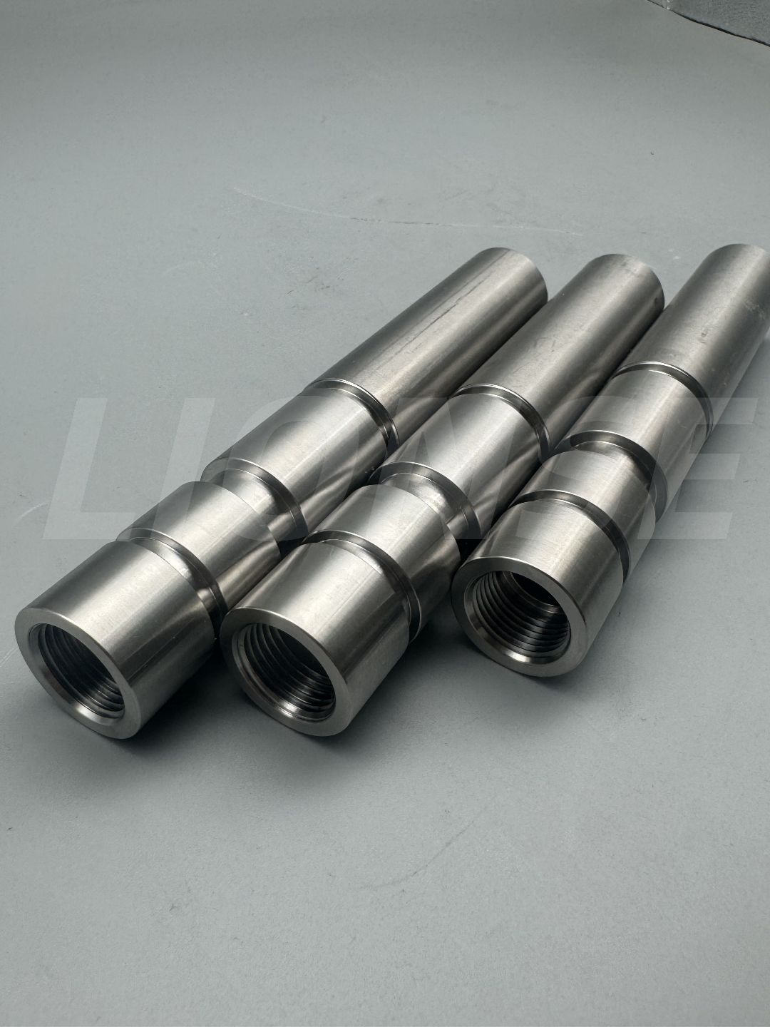 एनसी टर्निंग के साथ टाइटेनियम ग्रेड 5 शाफ्ट